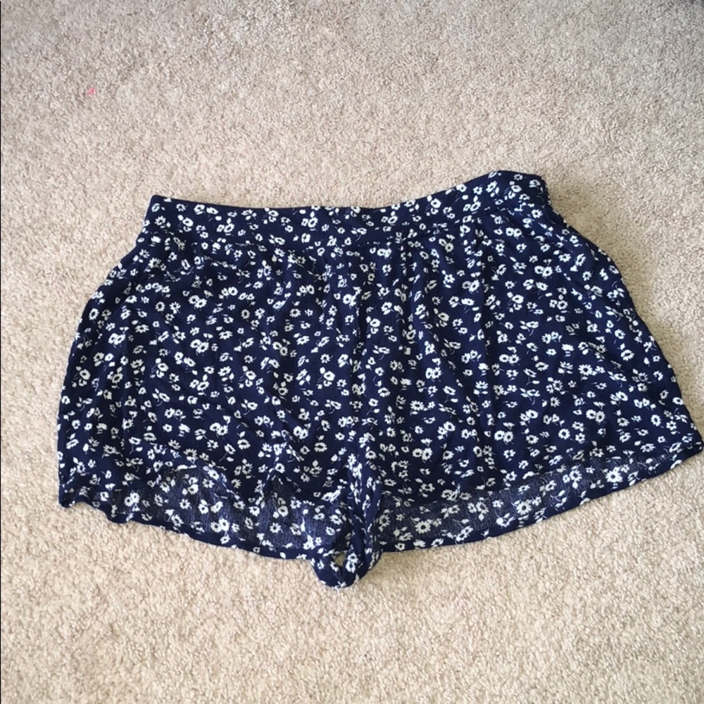 Floral daisy shorts